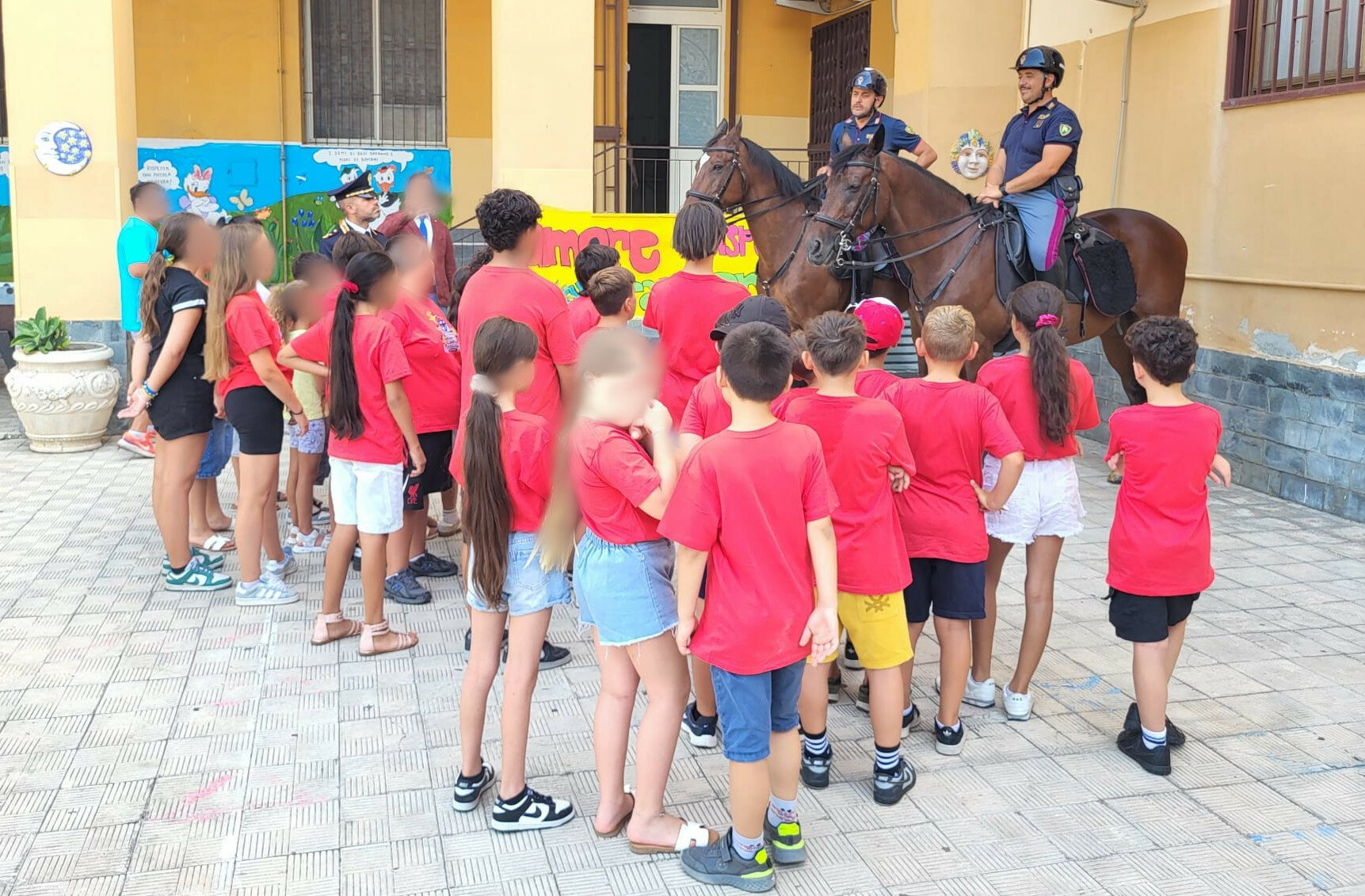 estate-con-la-polizia-di-stato-iniziativa-all’insegna-della-legalita’-con-i-bambini-dell’istituto-“madonna-della-divina-provvidenza”-di-san-cristoforo-(2).jpeg