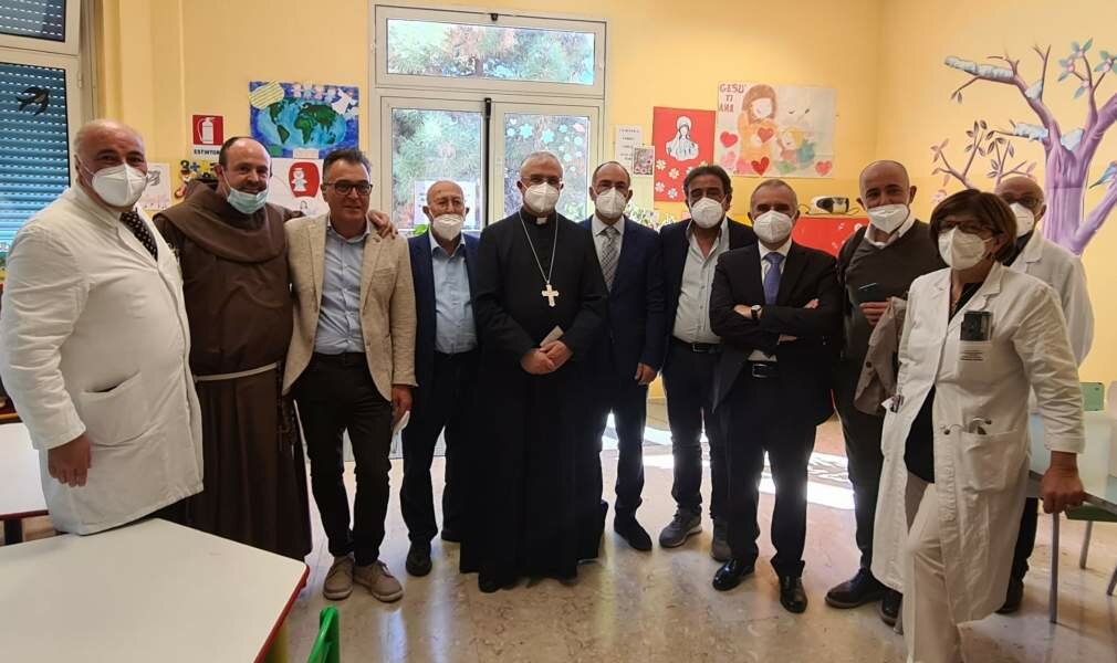 Arcivescovo Renna visita l'ospedale di Bronte