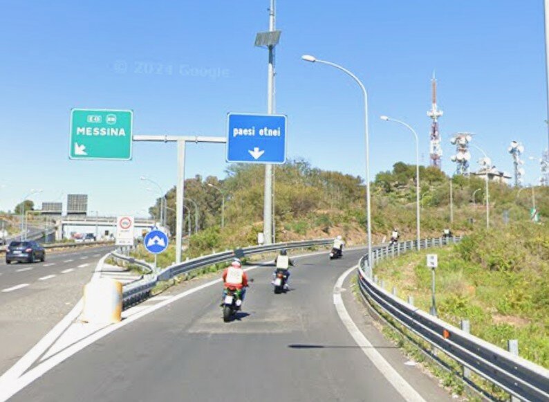 Tir in panne, bloccata la rampa della tangenziale Tir in panne, bloccata la rampa della tangenziale