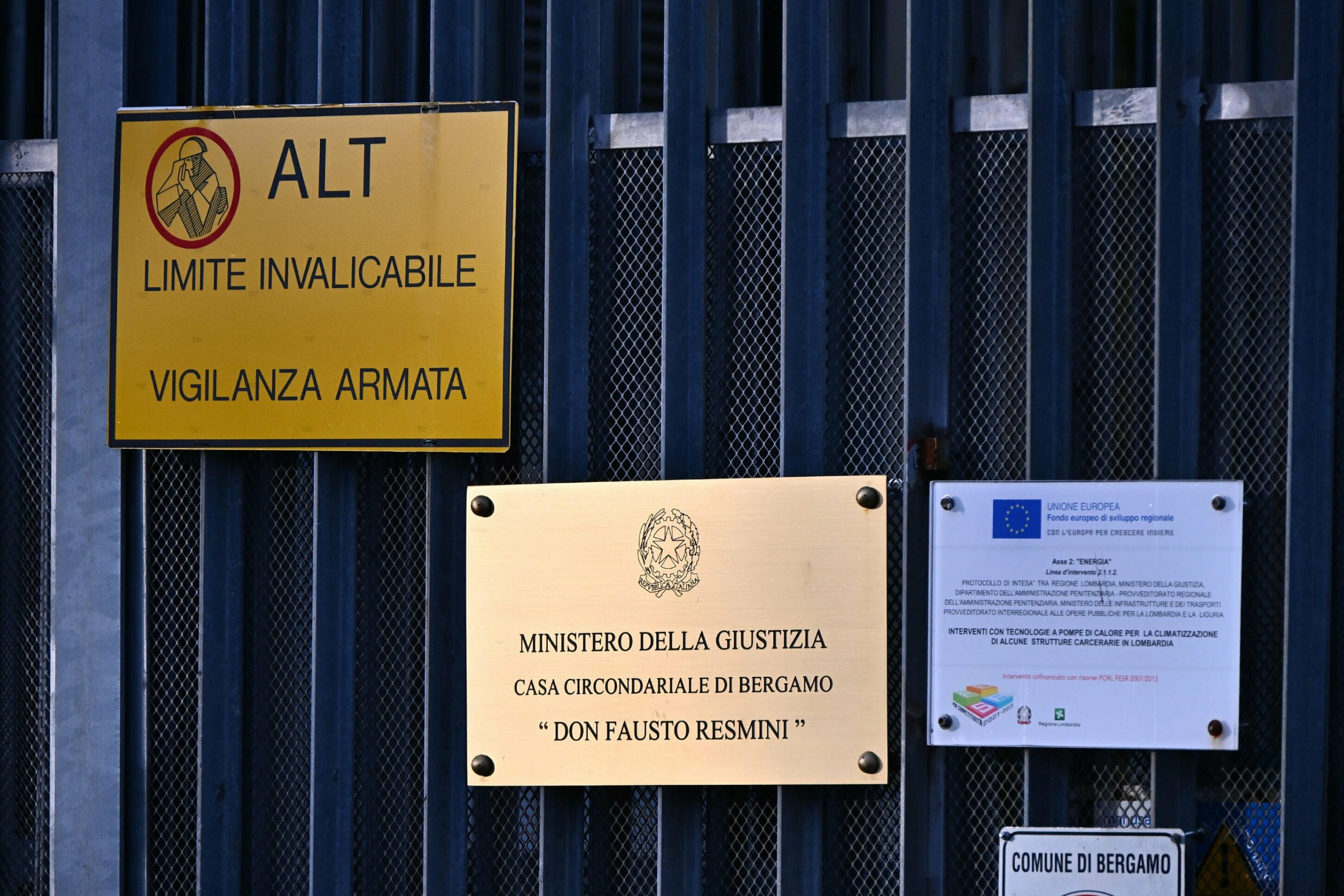 Si finge il padre di un bimbo di 8 anni e cerca di rapirlo