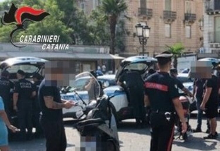 Misterbianco: ruba 700 euro di cosmetici in un negozio