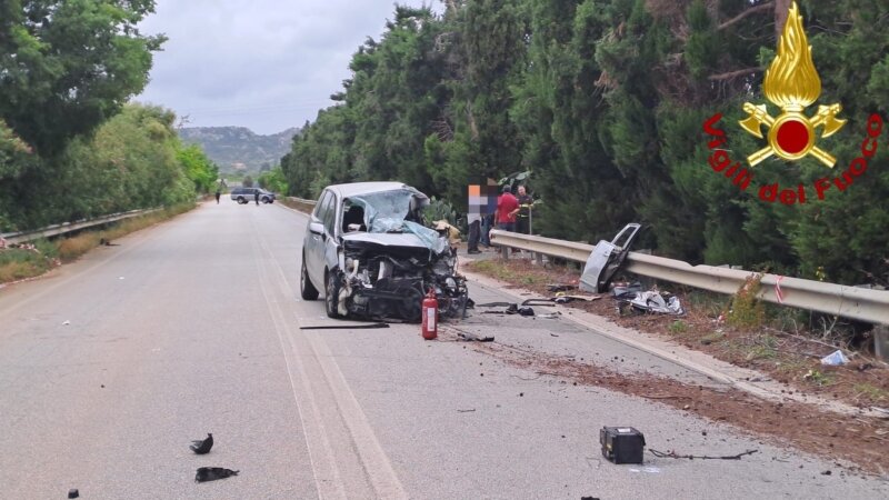 Scontro auto-trattore, muore un 76enne Scontro auto-trattore, muore un 76enne