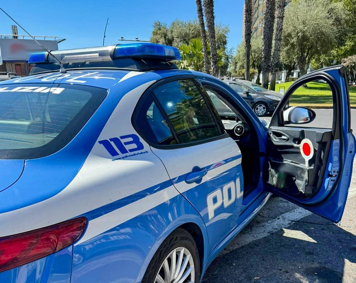 Catania, fugge all'alt e investe agente Catania, fugge all'alt e investe agente