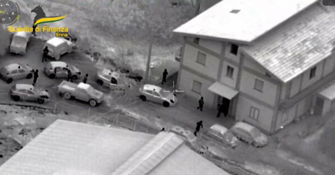 Truffa e false fatturazioni, 13 arresti