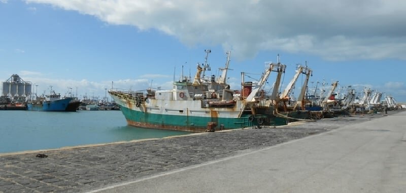 Al porto un cadavere legato a un sacco di pietre