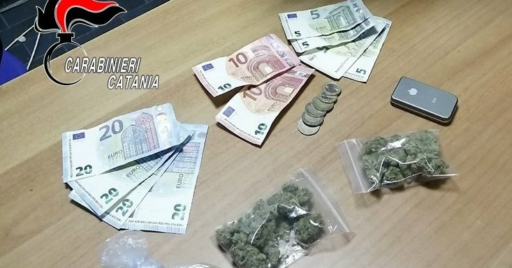 Tradito da nervosismo e odore di marijuana