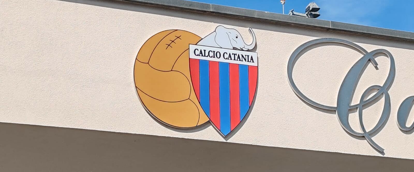Logo Catania, corrono in 4