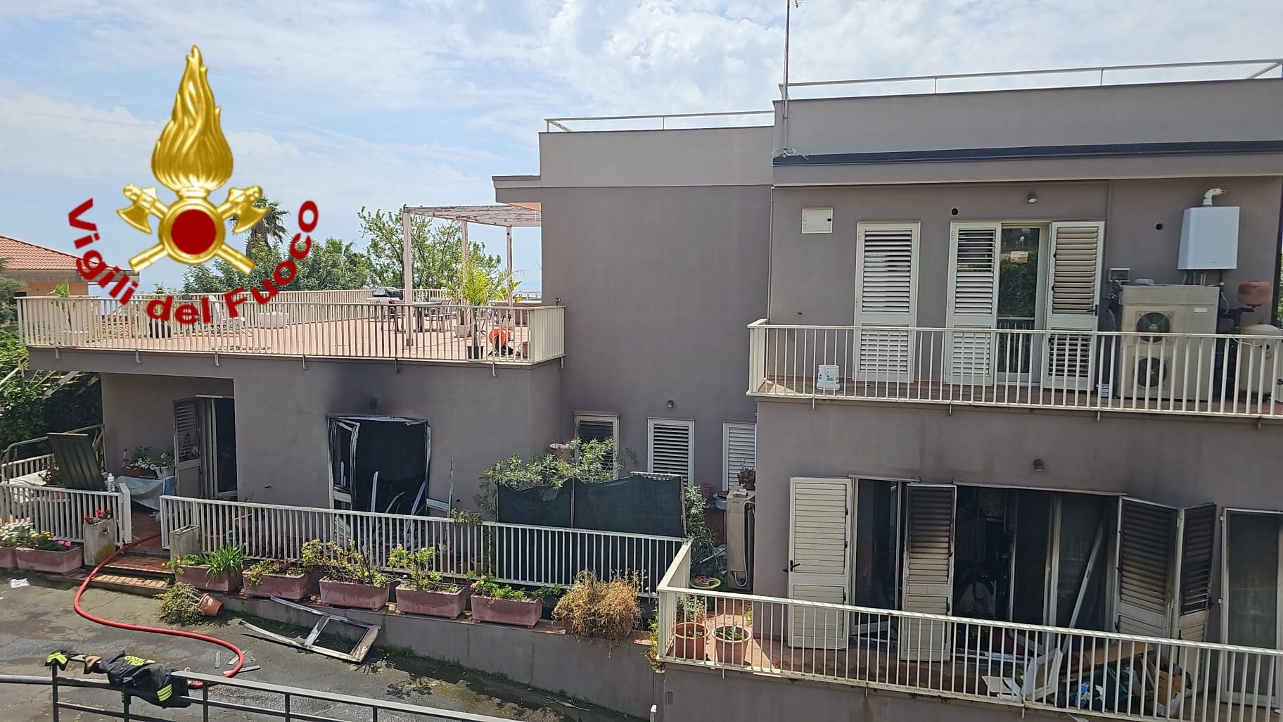 Appartamento in fiamme, paura a San Gregorio