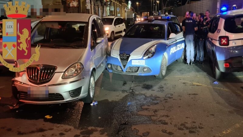 In fuga contromano tamponano la volante