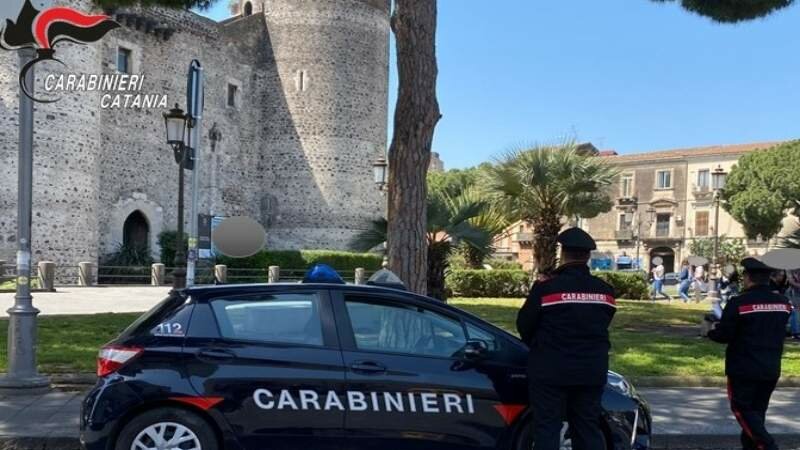 Sei lavoratori in nero nel ristorante catanese