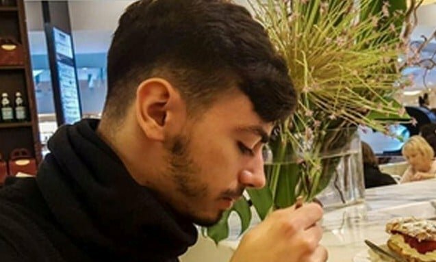 Un ragazzo riservato: ecco cosa si sa di Stefano