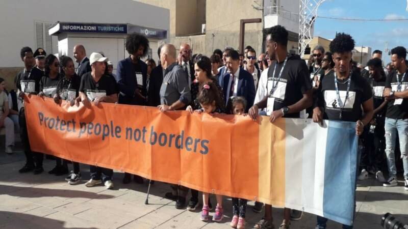 Lampedusa ricorda i 368 migranti morti nel 2013