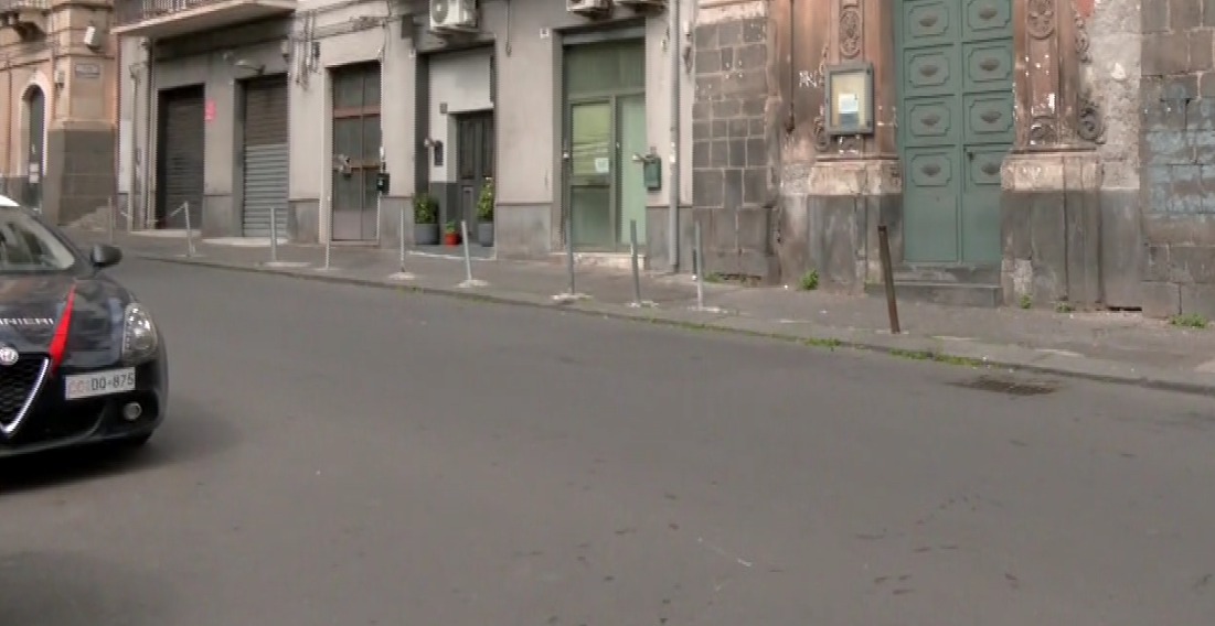 Sparatoria in centro a Catania: ferito 35enne