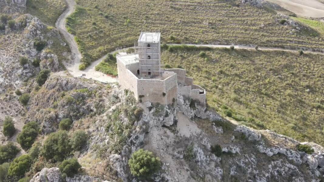 Rinasce castello medievale catanese
