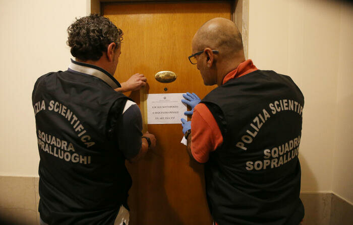 Uccide la moglie: assolto 'per gelosia'