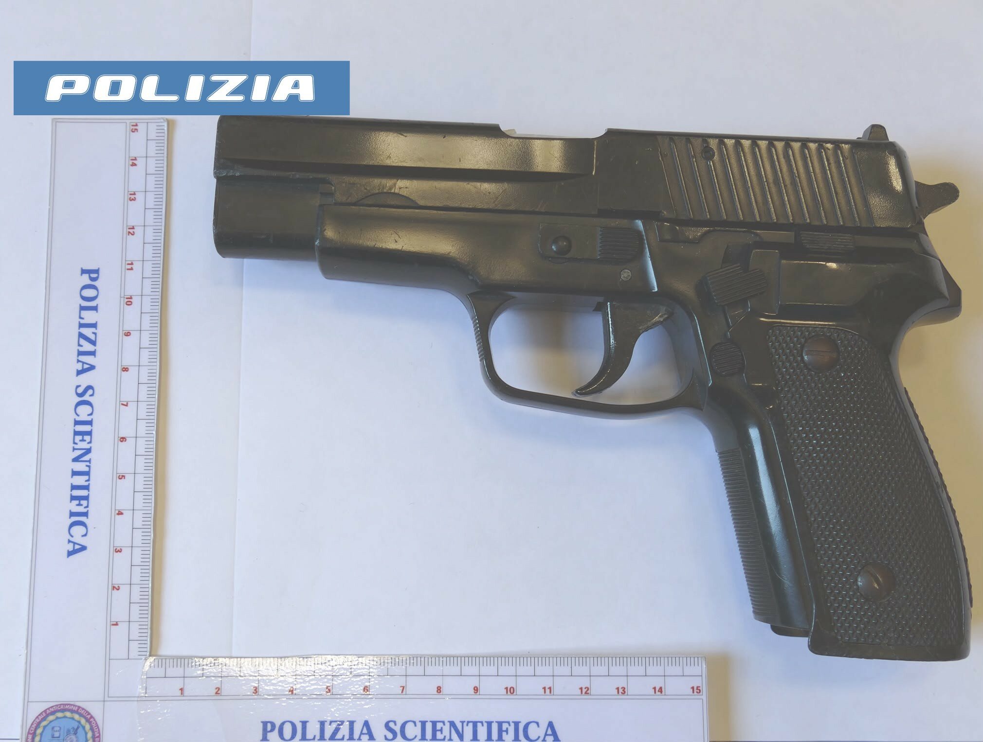 truffa-anziani-pistola.jpeg