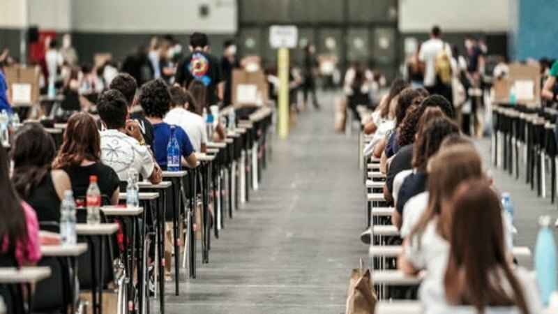 Troppi 90 a Palermo, bufera sui test di medicina