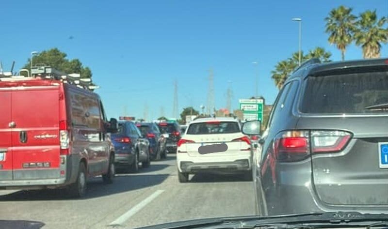 Incidente sulla tangenziale di Catania: 5 km di fila Incidente sulla tangenziale di Catania: 5 km di fila