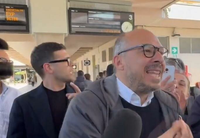 "Il Sicilia Express &egrave; una barzelletta, la Regione si occupi del caro voli"