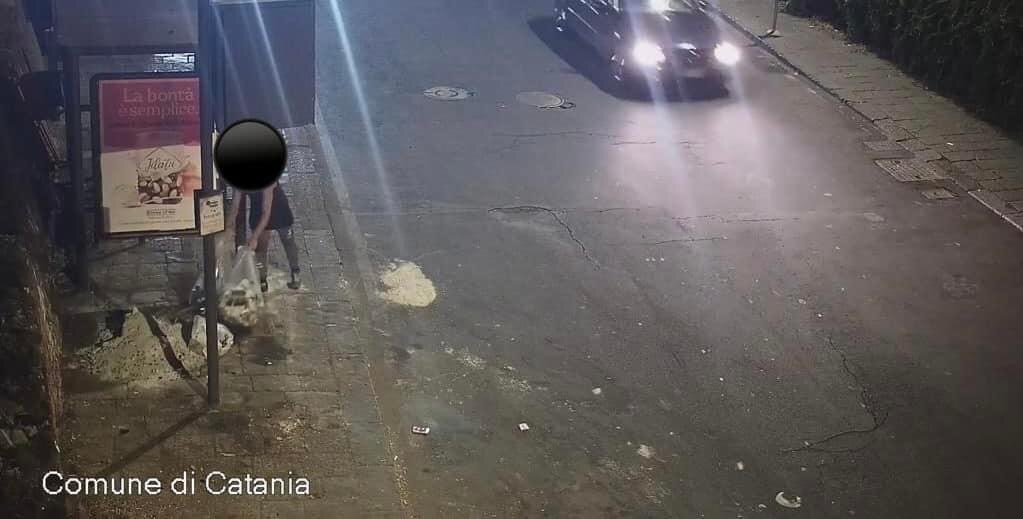 A Catania abbandonare i rifiuti pu&ograve; costare caro