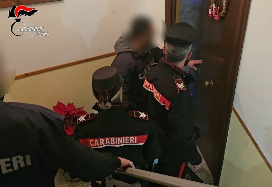 Ferito il figlio di un boss degli Assinnata: agguato per vendicarlo