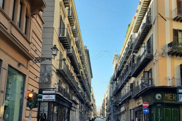 No bici e monopattini in due strade del centro