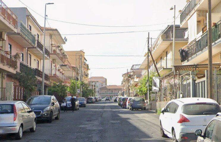 Catania, gli sparano mentre rientra a casa