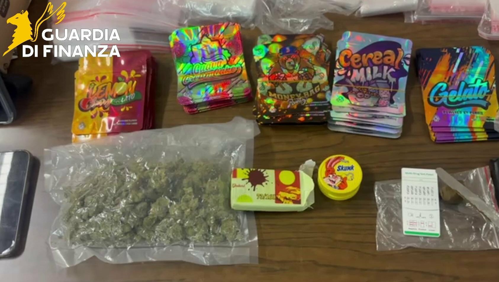 Ritira pacco dal centro spedizioni, dentro c'&egrave; la droga