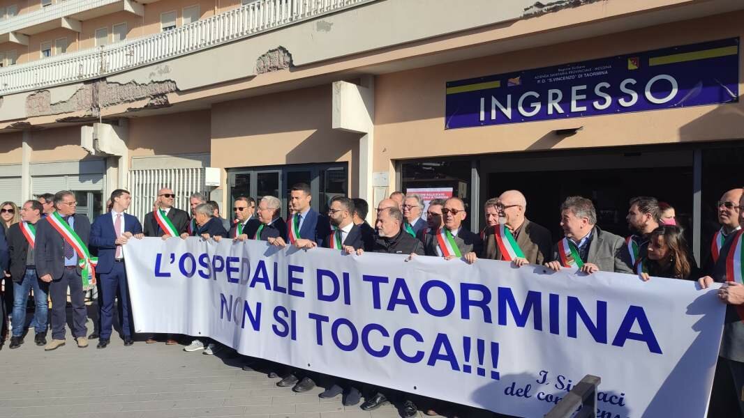 L'ospedale non si tocca, protesta a Taormina