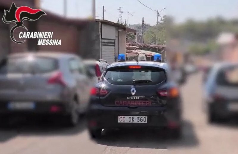 Spaccio da 100 mila euro al mese: tre arresti