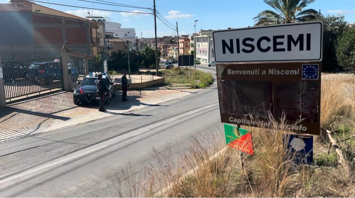 Ladro a tempo di record: tre furti in 20 minuti