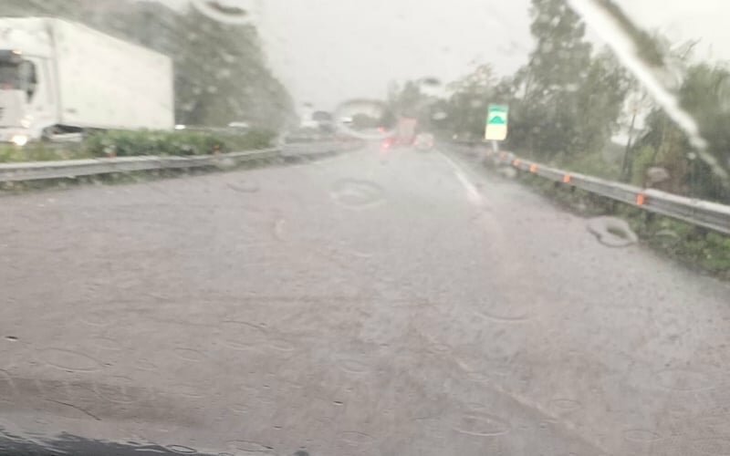 A18 sott'acqua, chiuso svincolo Fiumefreddo