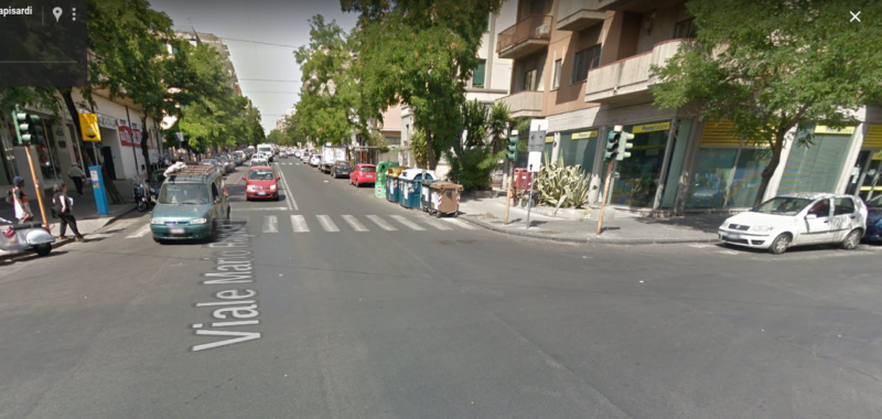 Catania, ruba un'auto e trascina la proprietaria