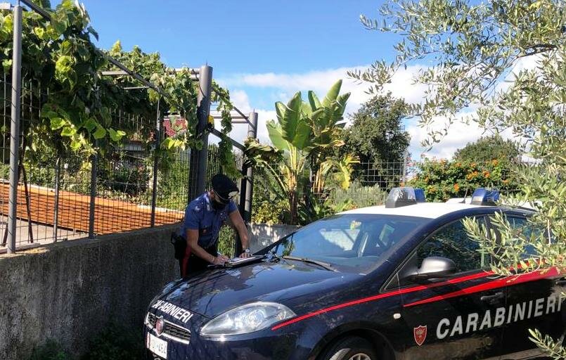 Catania: moglie vuole denunciarlo, la rinchiude