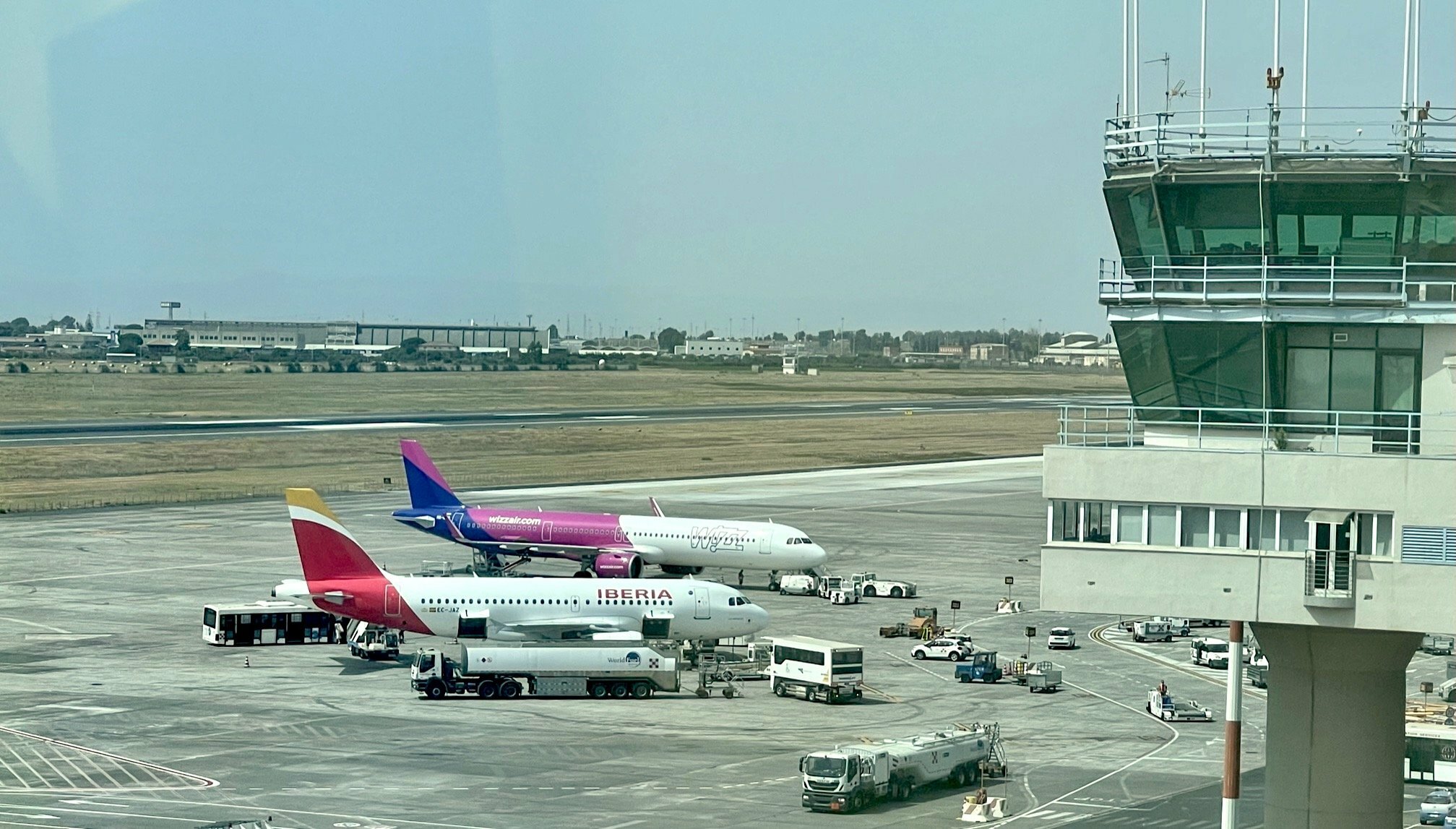 Maltempo: dirottati 4 voli a Catania