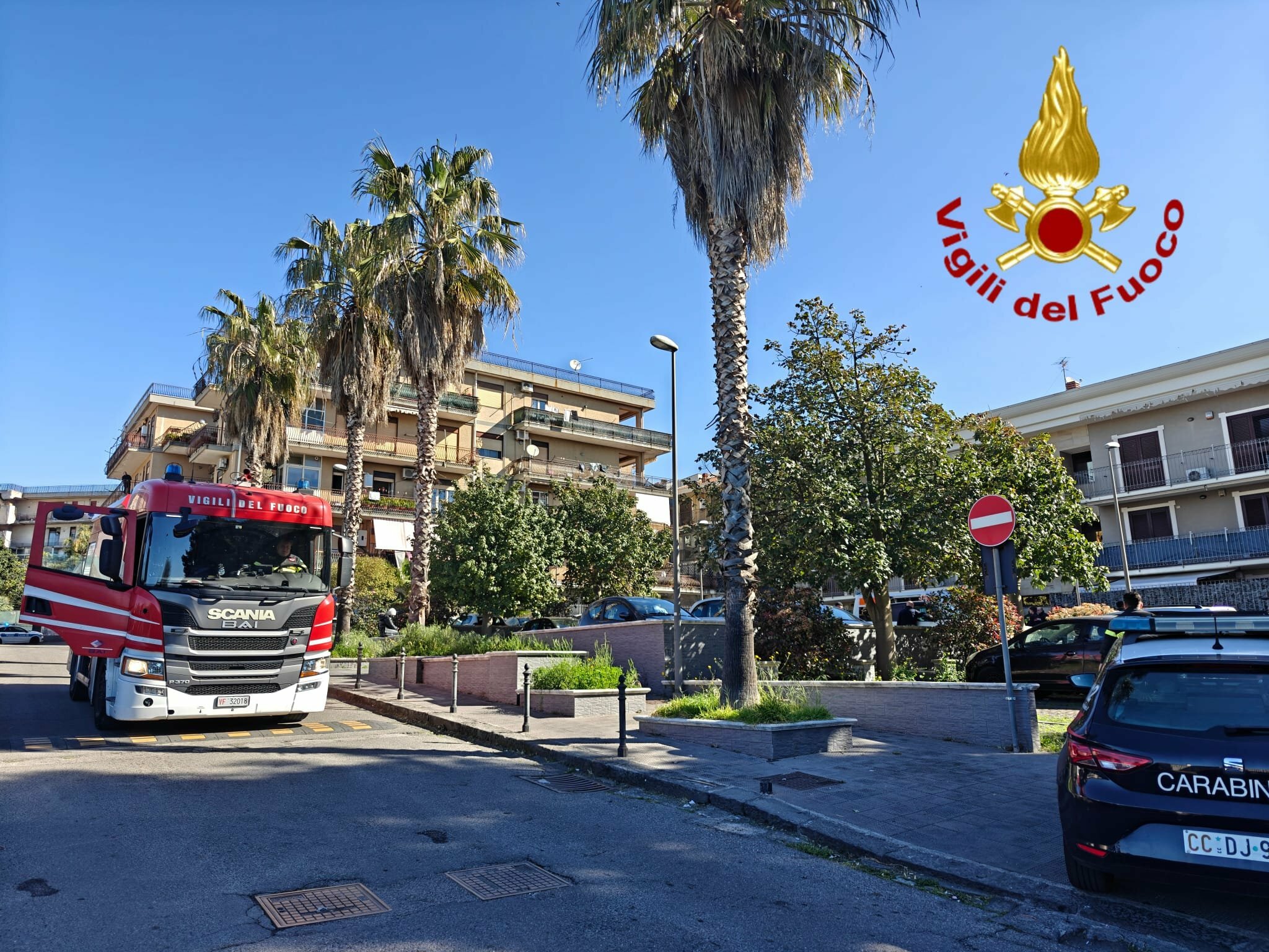 Fiamme in un appartamento nel Catanese