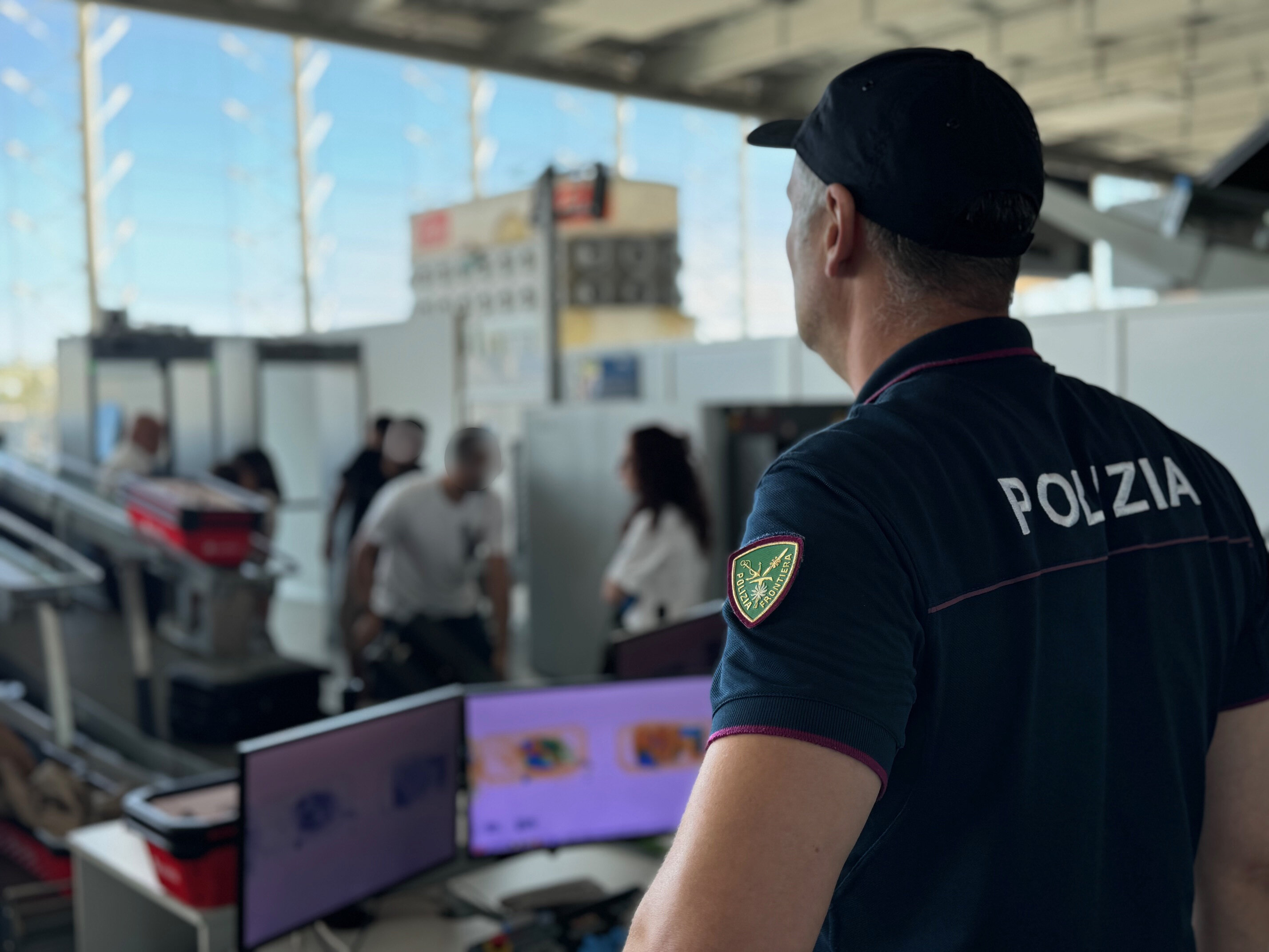 Catania: ruba borsello a dipendente dell'aeroporto Catania: ruba borsello a dipendente dell'aeroporto