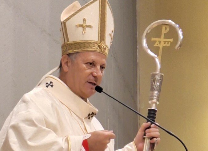 L'arcivescovo: 'Anneghiamo nelle sabbie mobili dei social' L'arcivescovo: 'Anneghiamo nelle sabbie mobili dei social'