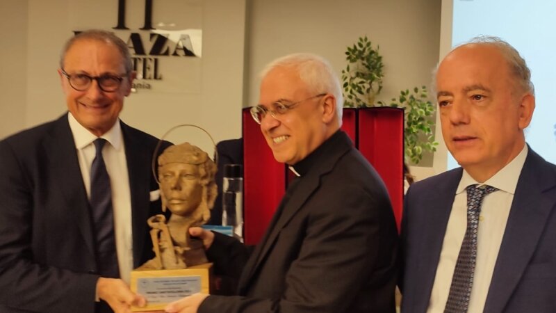 Premio Sant&rsquo;Apollonia all&rsquo;odontoiatra pugliese Vinio Malagnino