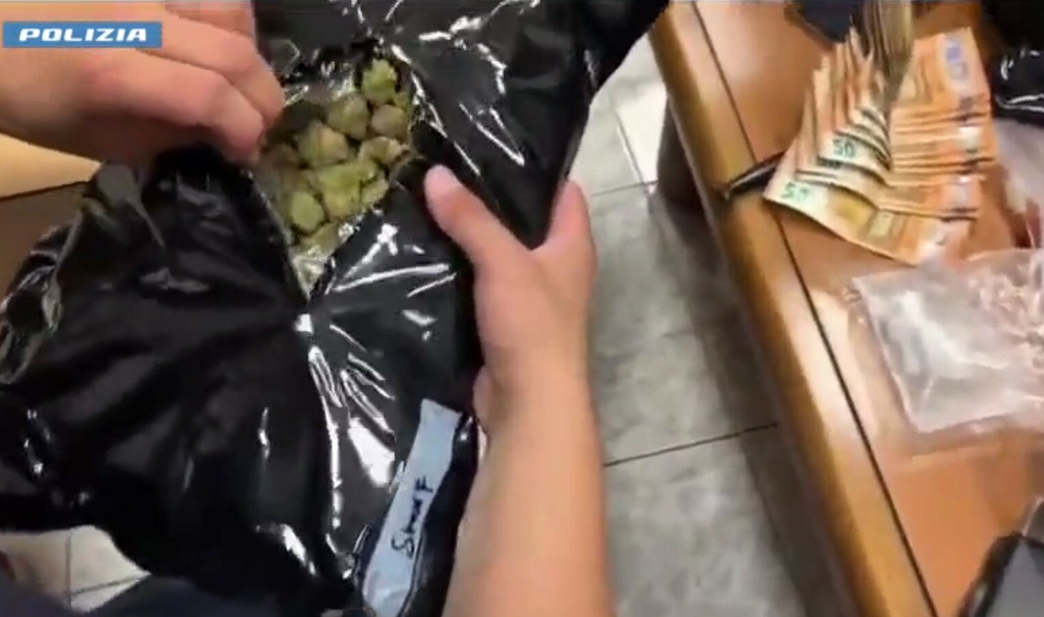 In Sicilia fiumi di armi e droga