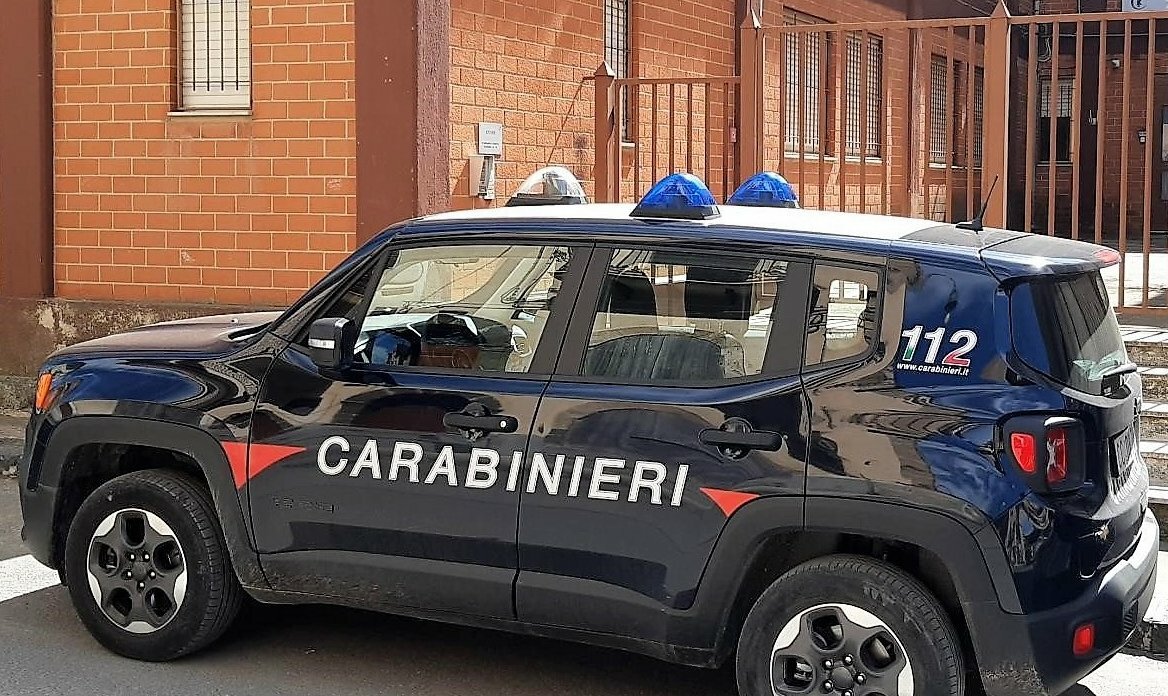 Ruba una macchina, ma il Gps lo inchioda