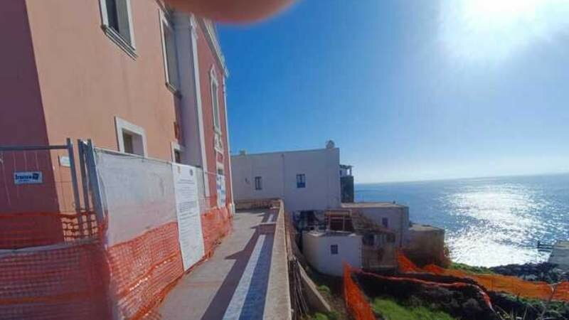 Chiesa inagibile, niente messa a Ginostra