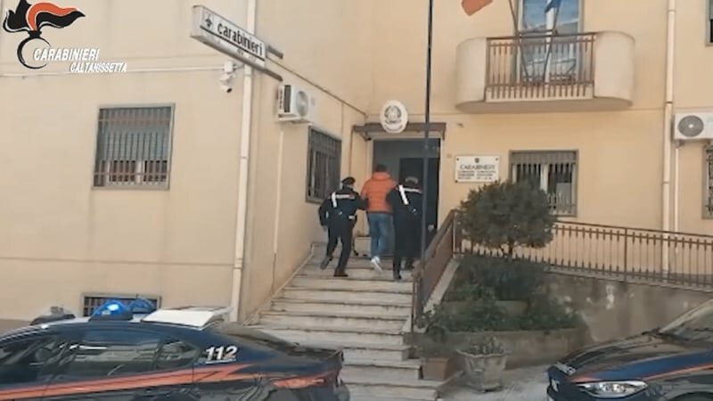 Blitz antidroga nel Nisseno: 15 arresti