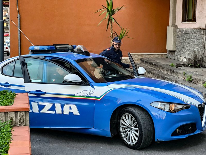 Colpo di carnevale, preso il rapinatore con maschera e pistola