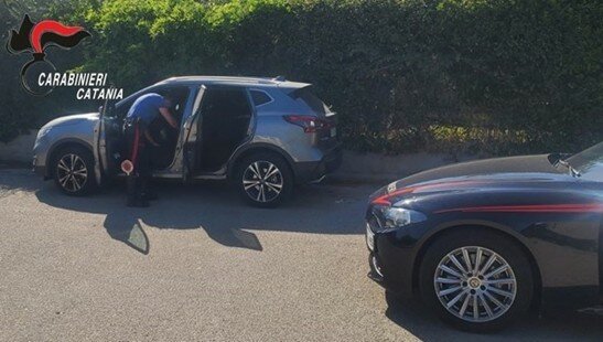 Ad Acireale la fuga del gambero: autoscontro e panico