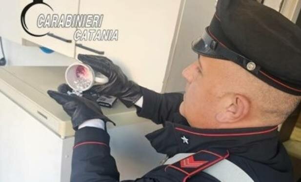 Mossa disperata del pusher etneo: preso