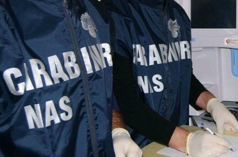 Blatte e sporcizia in un centro per disabili, chiusa la mensa