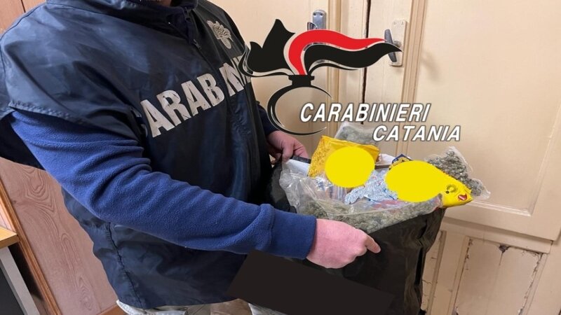 Il tour dello spaccio interrotto dai carabinieri
