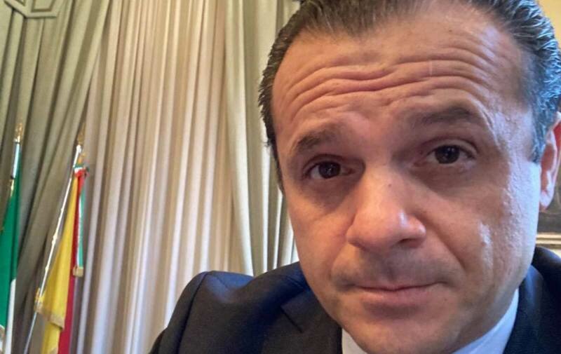 Cateno scrive a Draghi: 'E i pendolari come fanno?' Cateno scrive a Draghi: 'E i pendolari come fanno?'