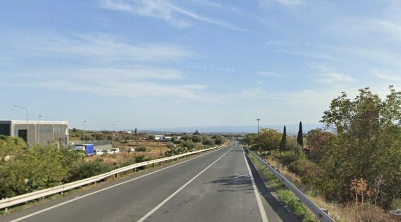 Schianto nel Catanese, muore motociclista Schianto nel Catanese, muore motociclista